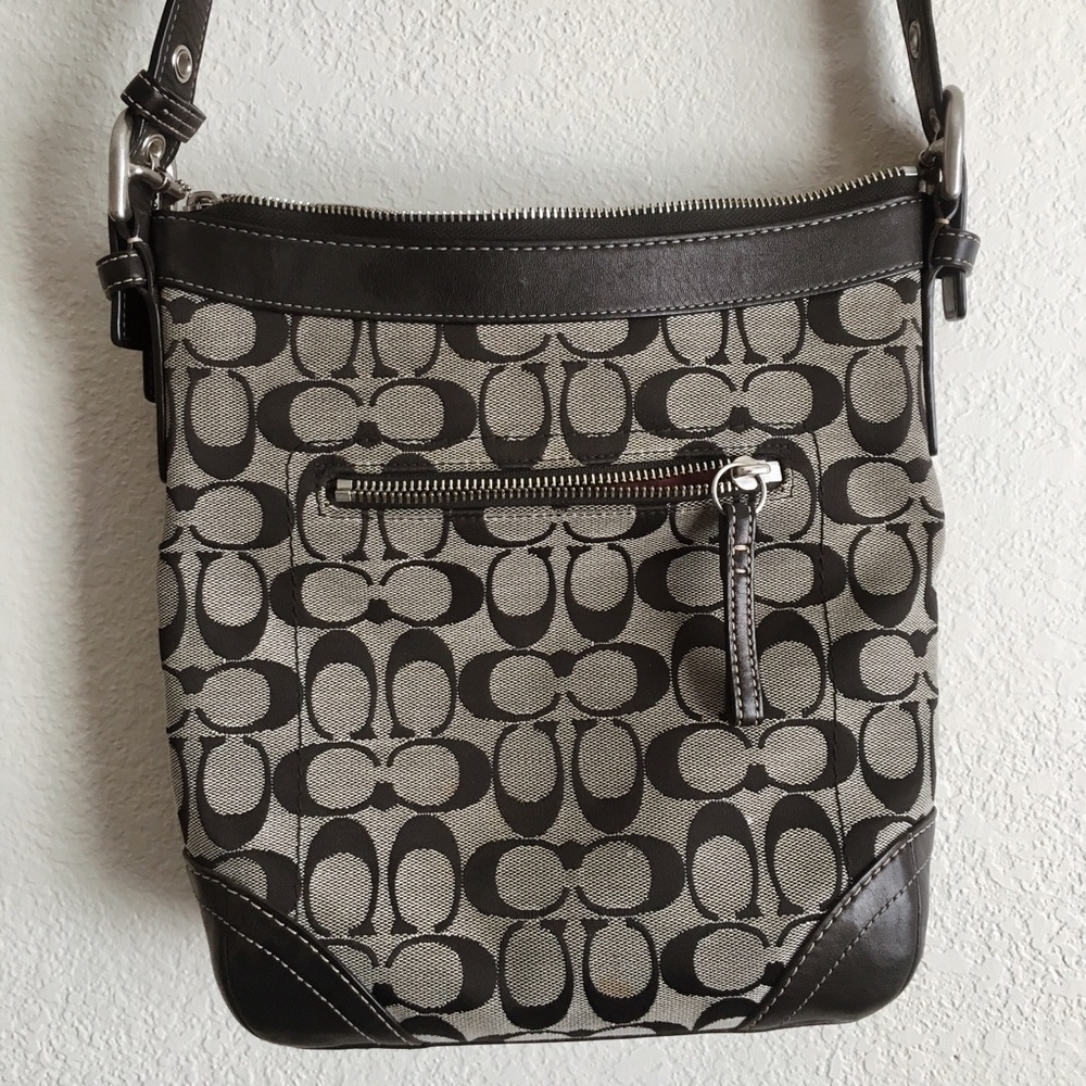 COACH SATCHEL - Picture 2 of 8